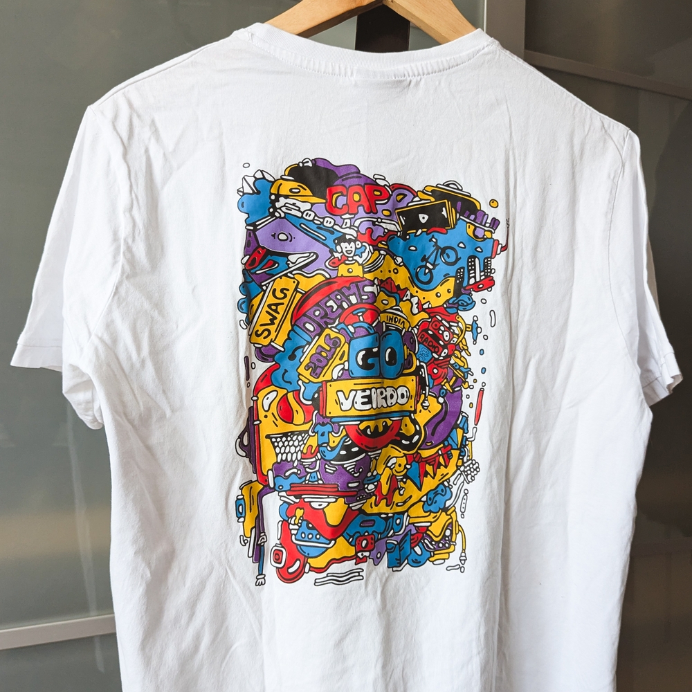 Preloved Veirdo London Graphic White T-Shirt With Colorful Back - Kids UK XXL